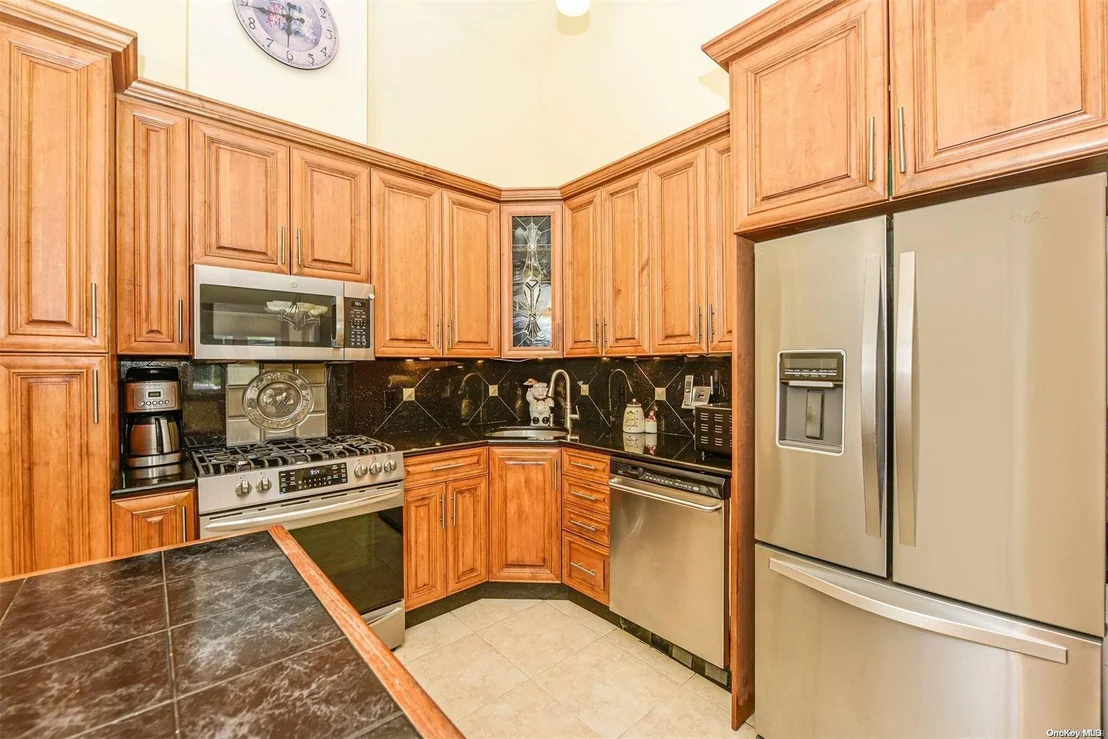 Photo of 15 Laurie Boulevard