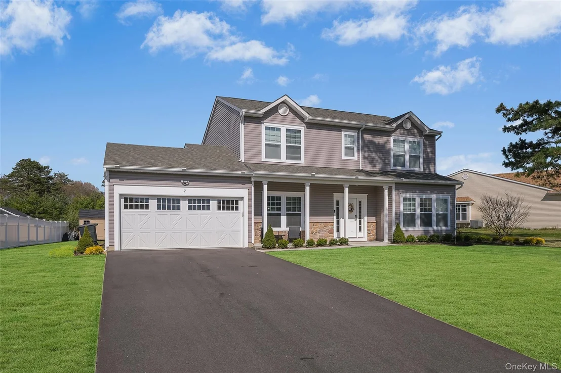 Photo of 7 Pondview Circle