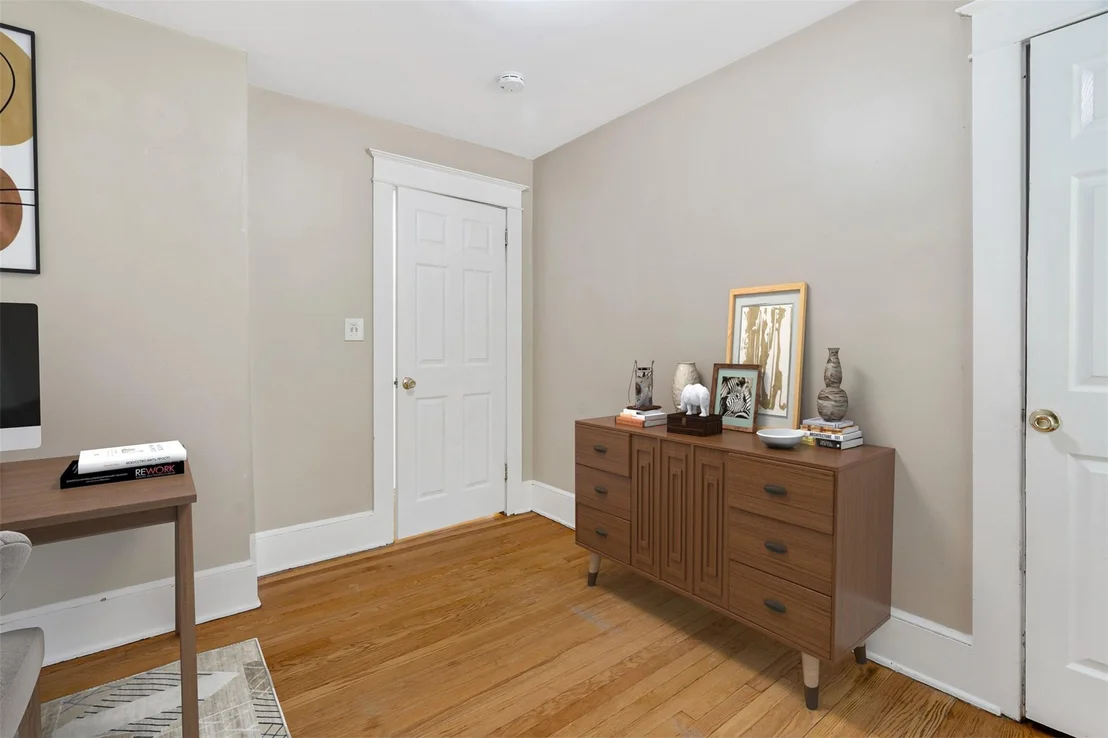 Photo of 33 Center Avenue
