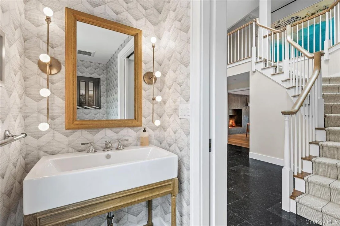 Photo of 28 Winfield Avenue
