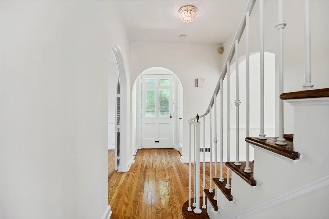 Photo of 119 Knickerbocker Road