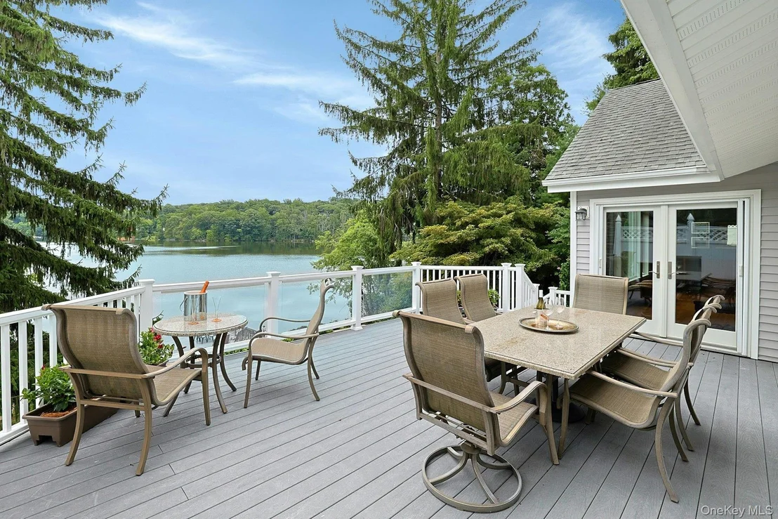 Photo of 11 Lakeside Road