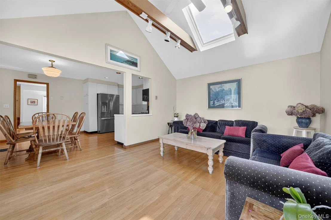Photo of 24 Beverly Road