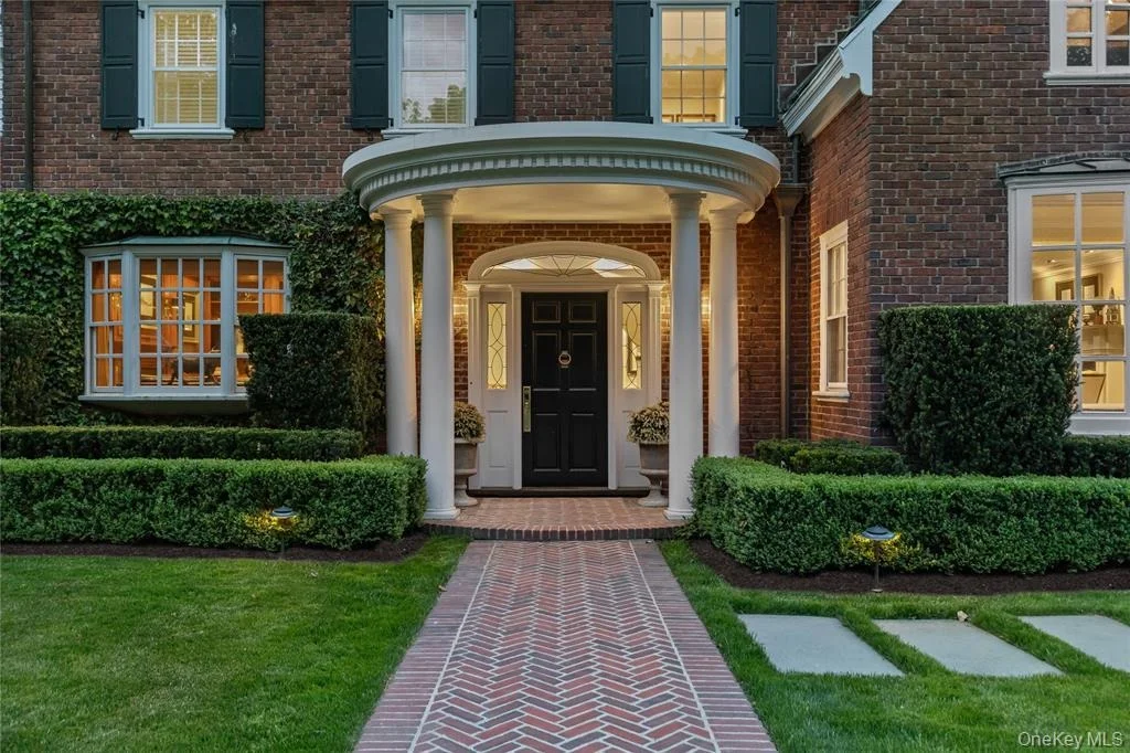 Photo of 8 Boxwood Lane