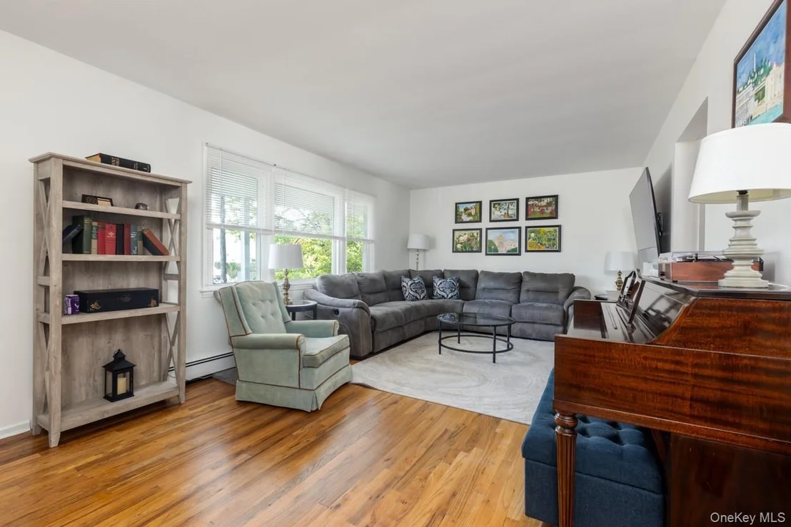 Photo of 3015 Post Avenue