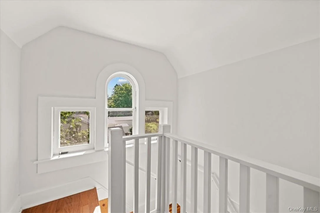 Photo of 2585 River Road