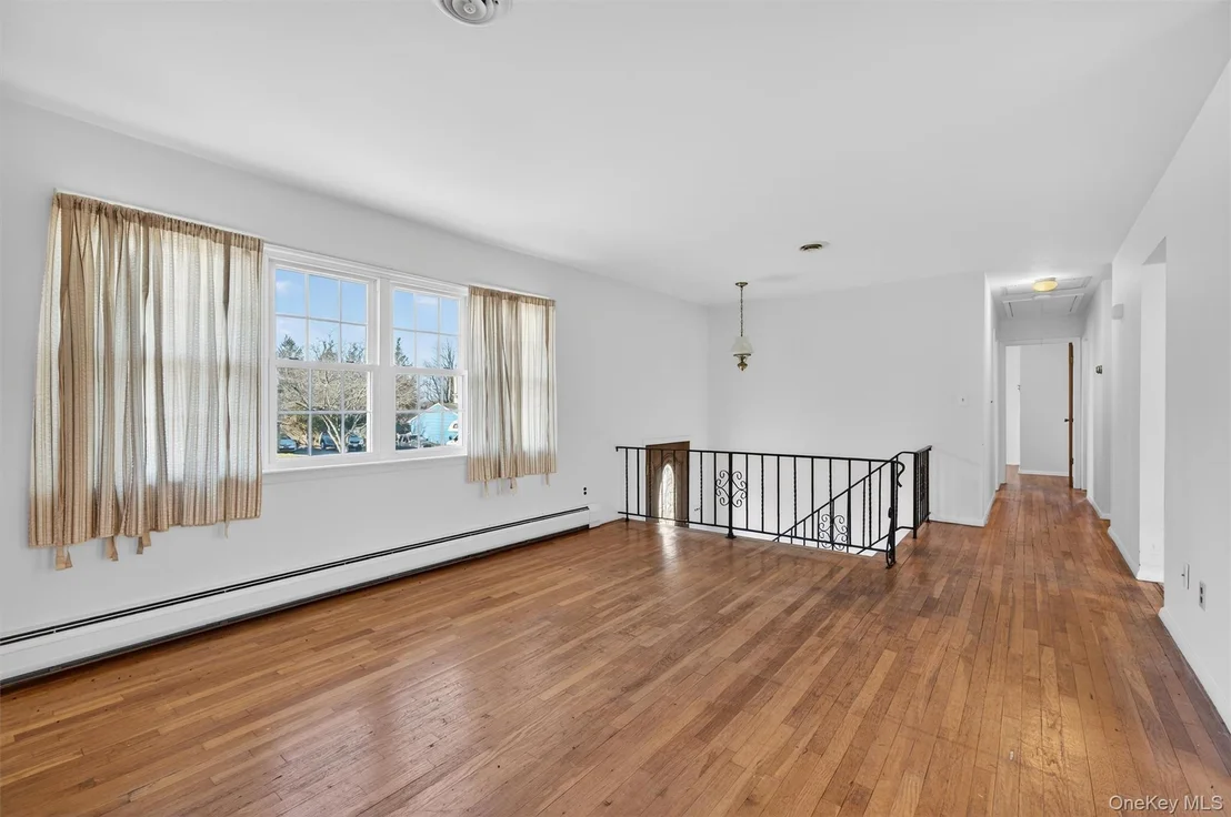 Photo of 11 Hilltop Lane
