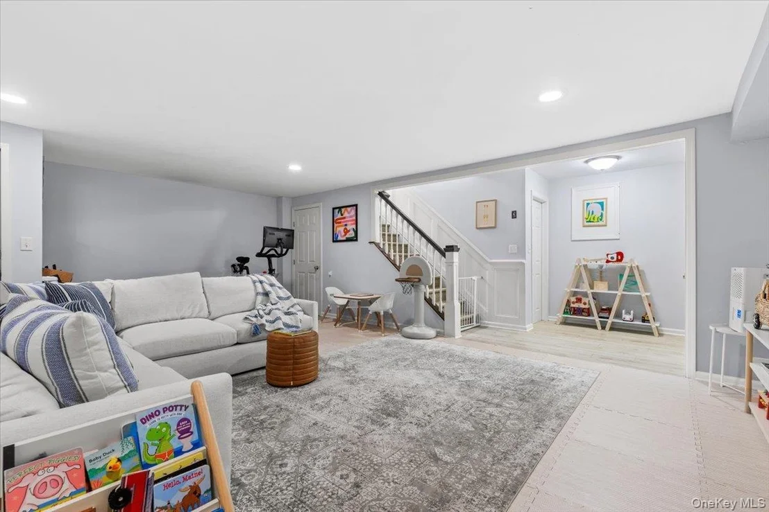 Photo of 2 Cowles Avenue