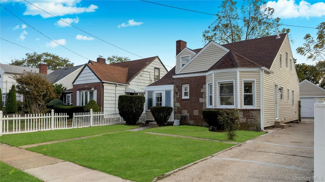 Photo of 138 Windsor Parkway