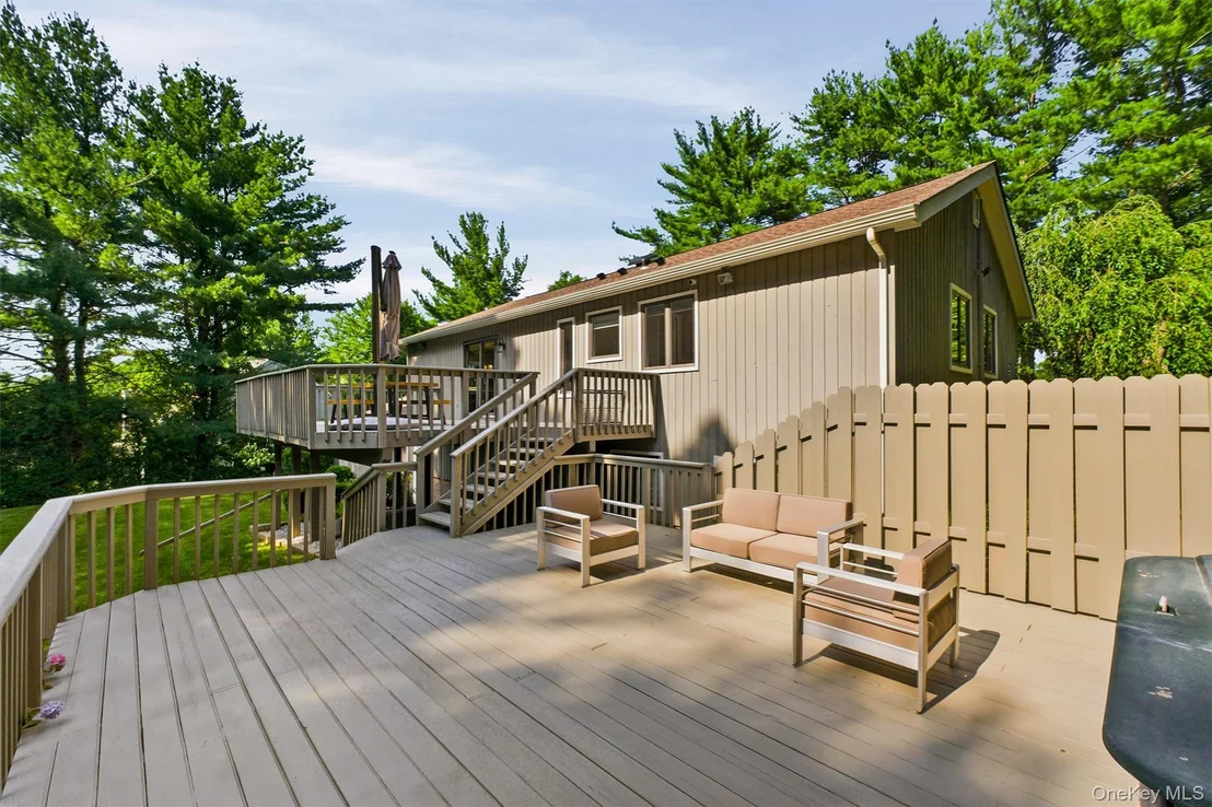 Photo of 259 Peaceable Hill Road