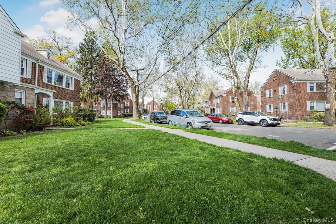Photo of Unit 71 at 71 Lawrence Park Crescent