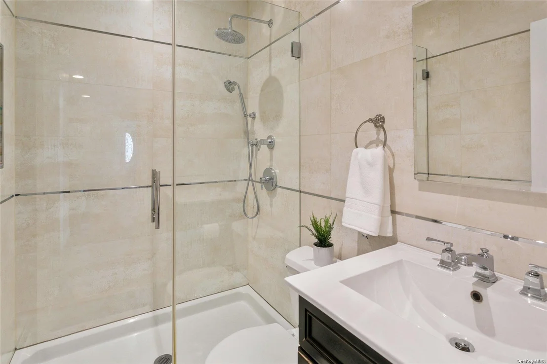Photo of 110 Cushing Avenue