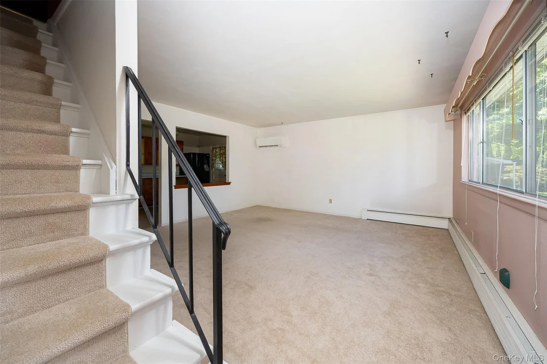 Photo of 22 Howland Avenue