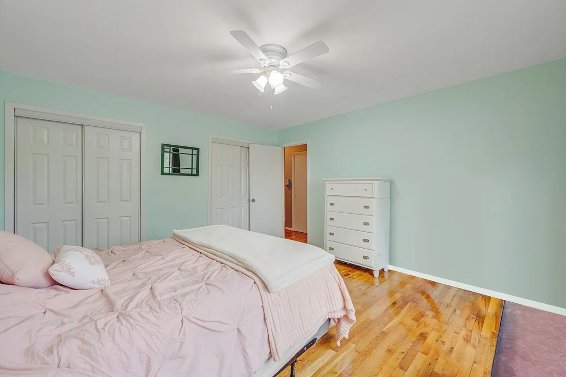Photo of Unit 37A at 2453 Union Boulevard