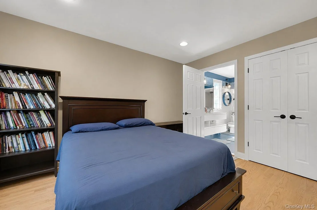 Photo of 16 Eagle Court