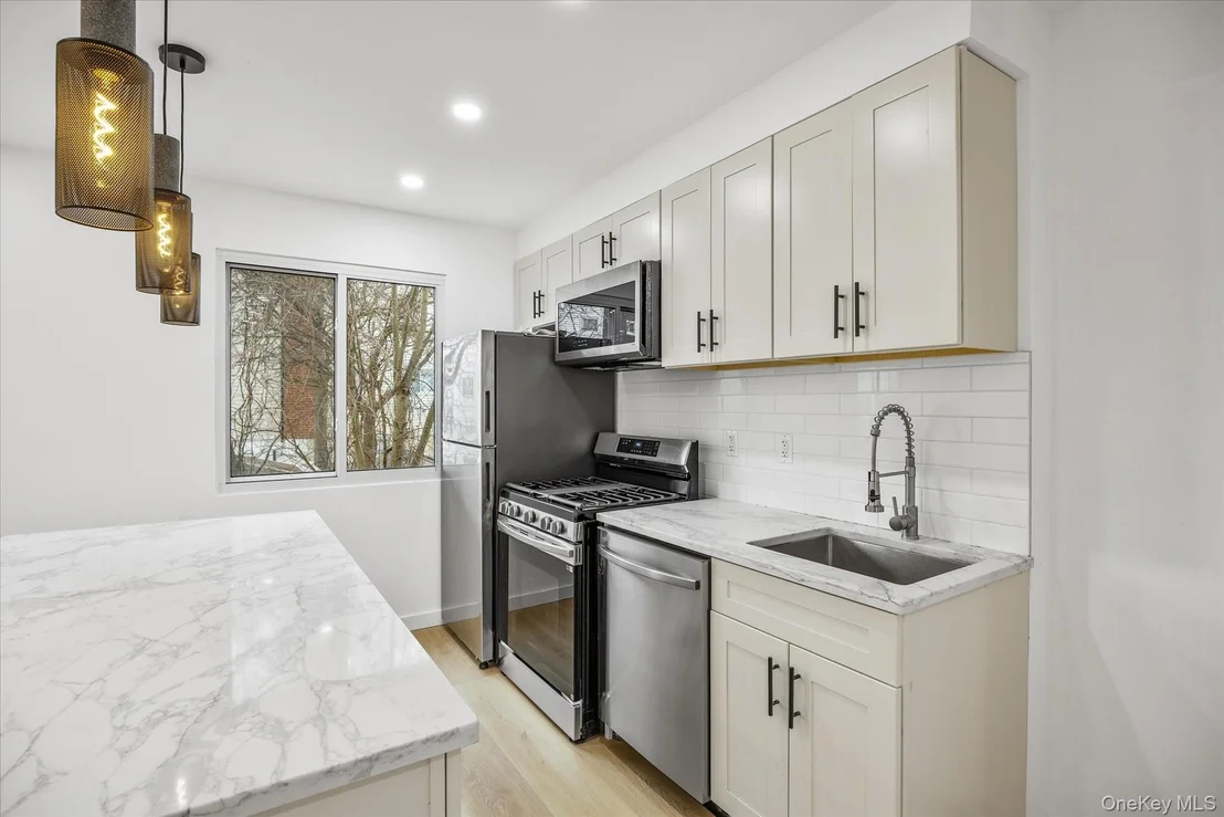 Photo of 641 Beach 65th Street