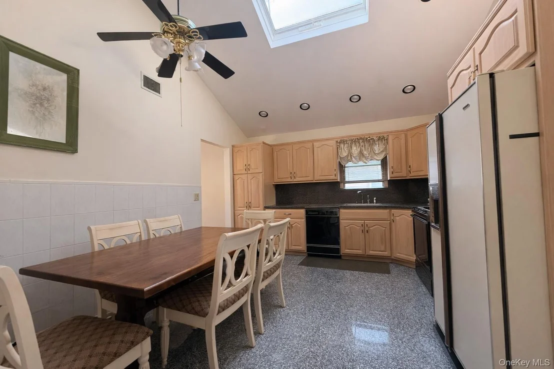 Photo of 208 Doris Avenue