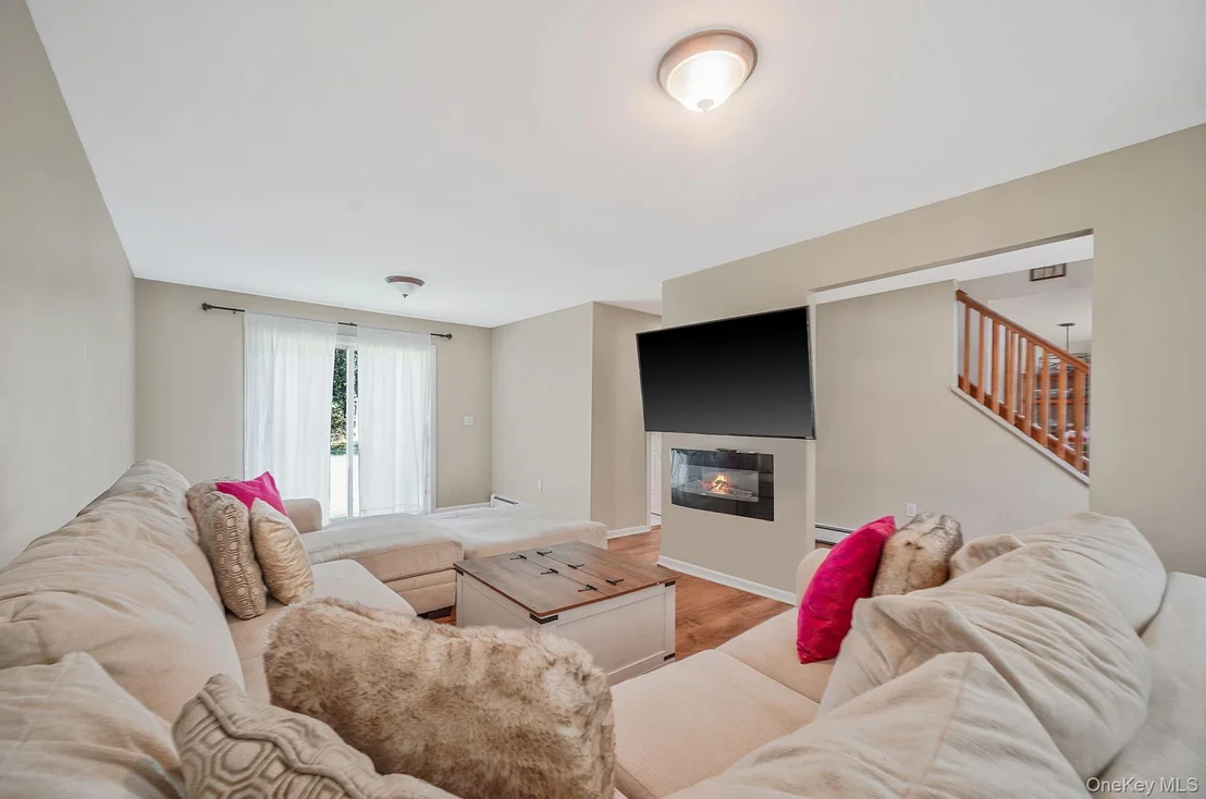 Photo of 35 Maple Avenue