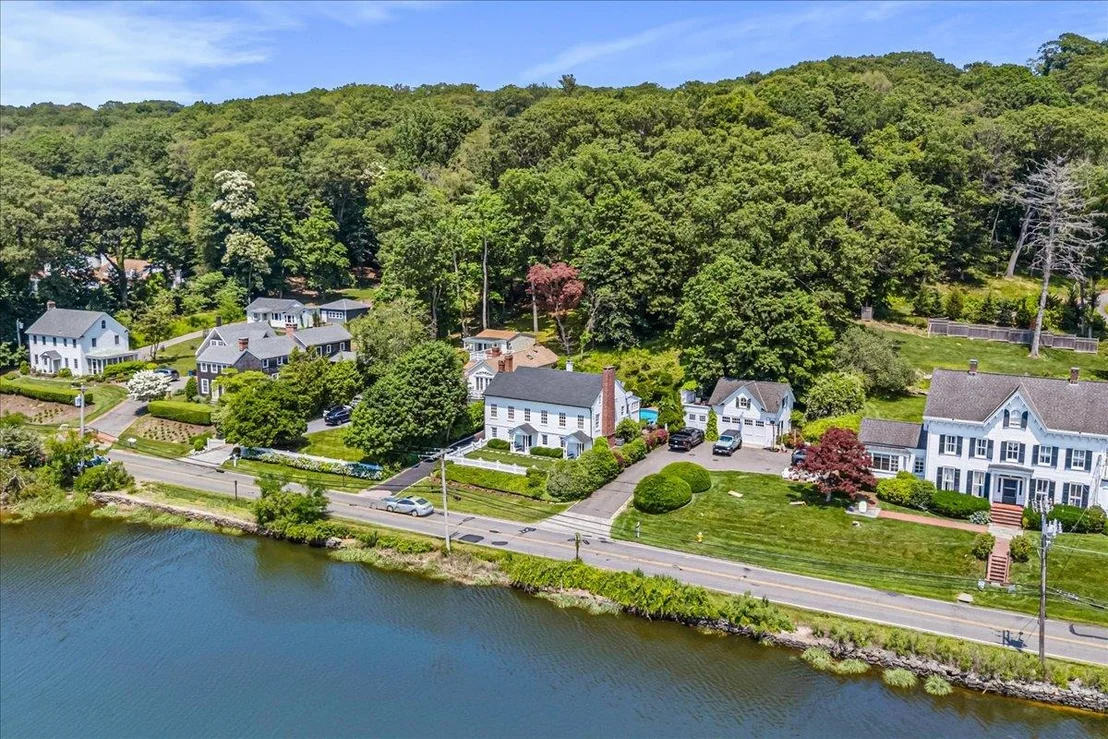 Photo of 50 Shore Road