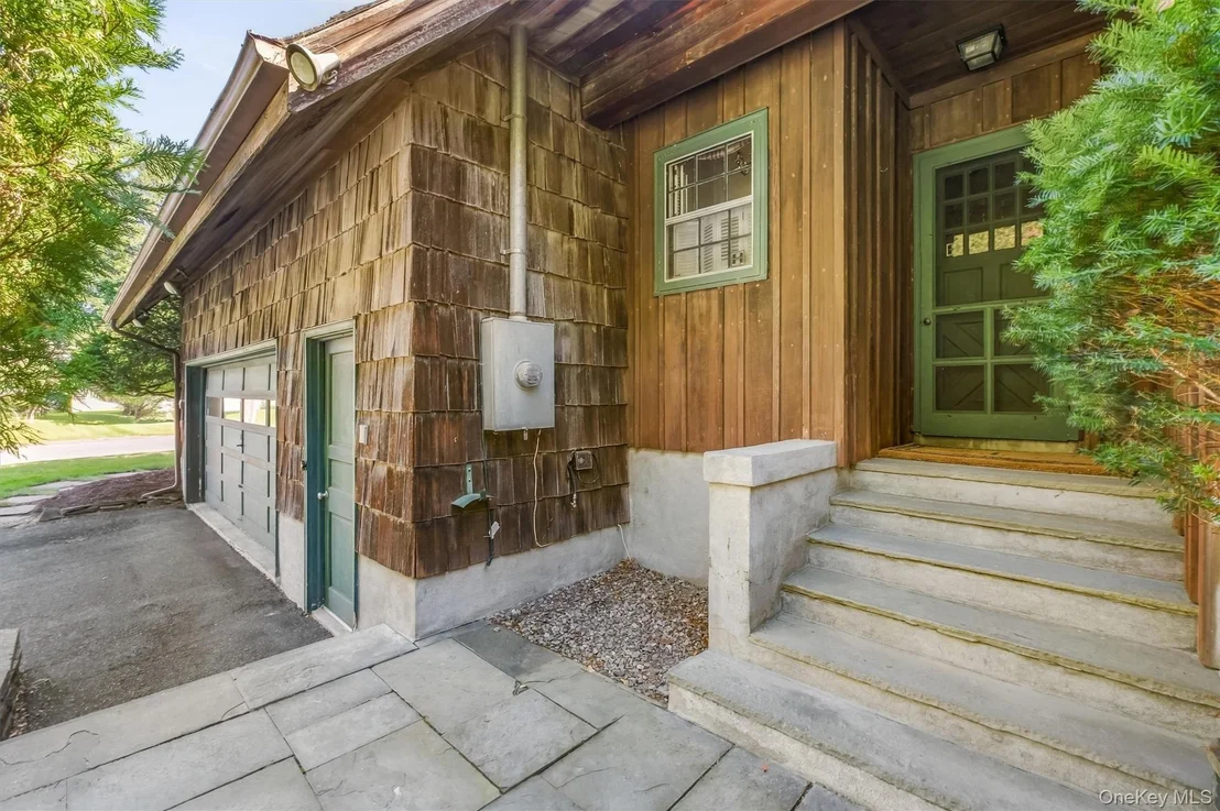 Photo of 17 Whitehouse Avenue