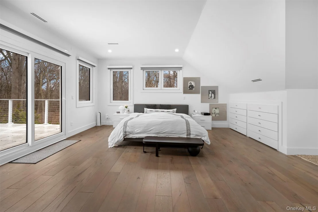 Photo of 2 Hewlett Place