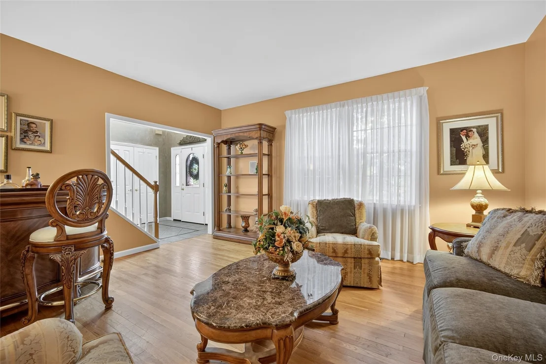 Photo of 14 Meadow Crest Drive