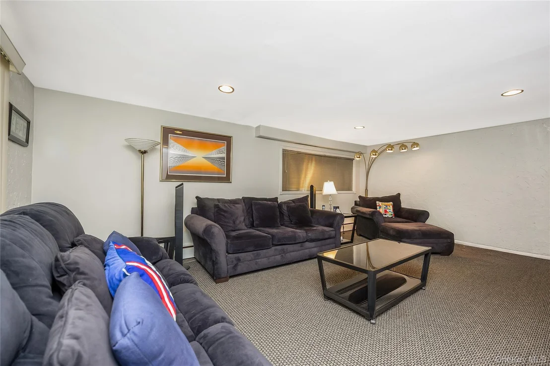 Photo of 900 Flanders Drive