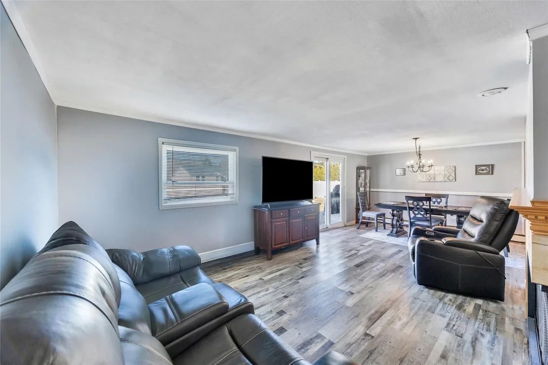 Photo of 41 Lakeside Drive