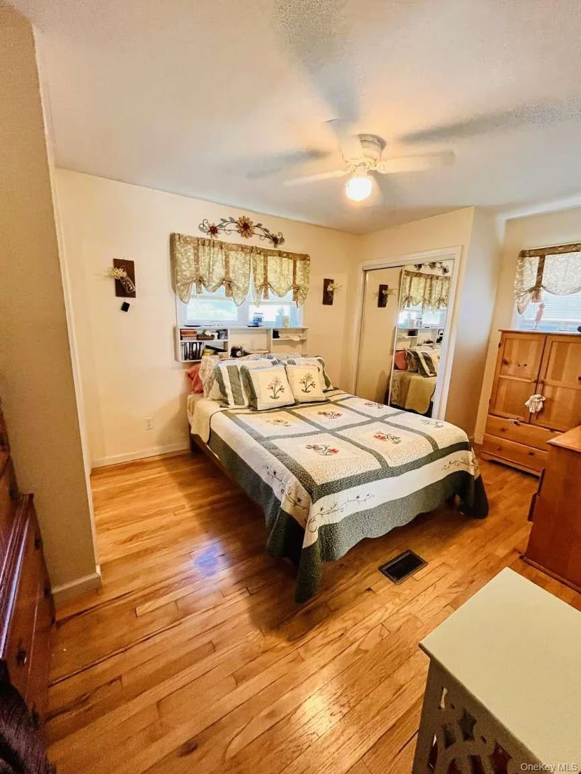Photo of 20 Neversink Drive