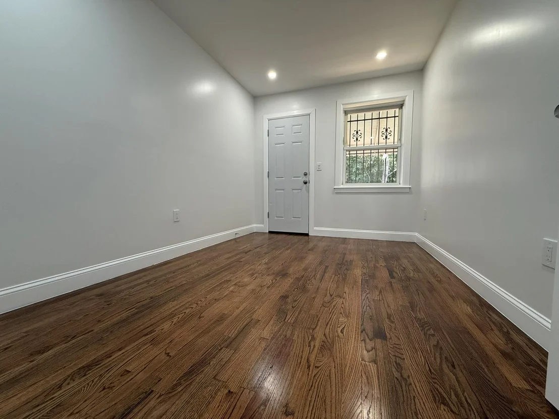 Photo of 3978 Carpenter Avenue