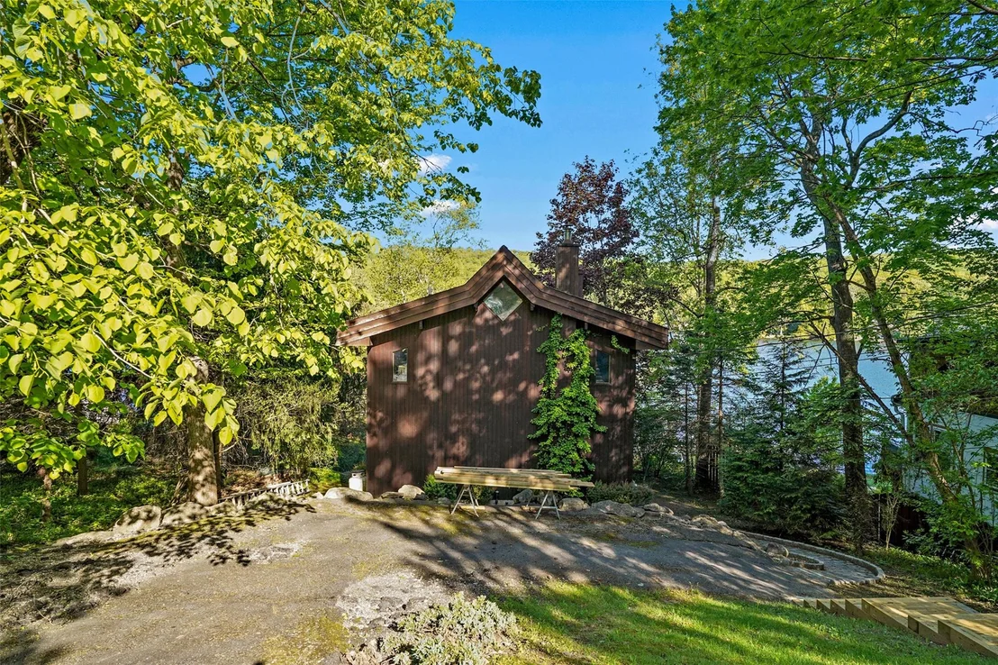 Photo of 21 Chippewa Road