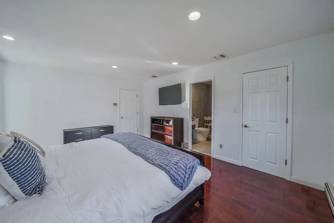 Photo of 26 Oak Meadow Road