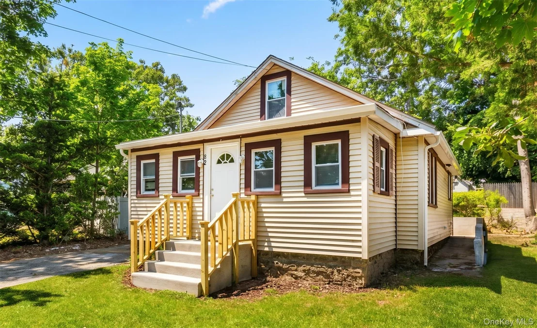 Photo of 82 Adirondack Drive