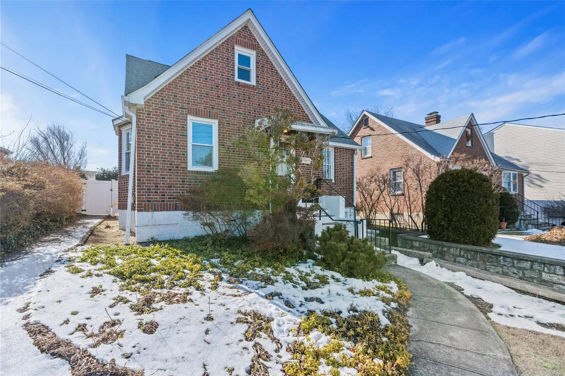Photo of 22 Pinebrook Road
