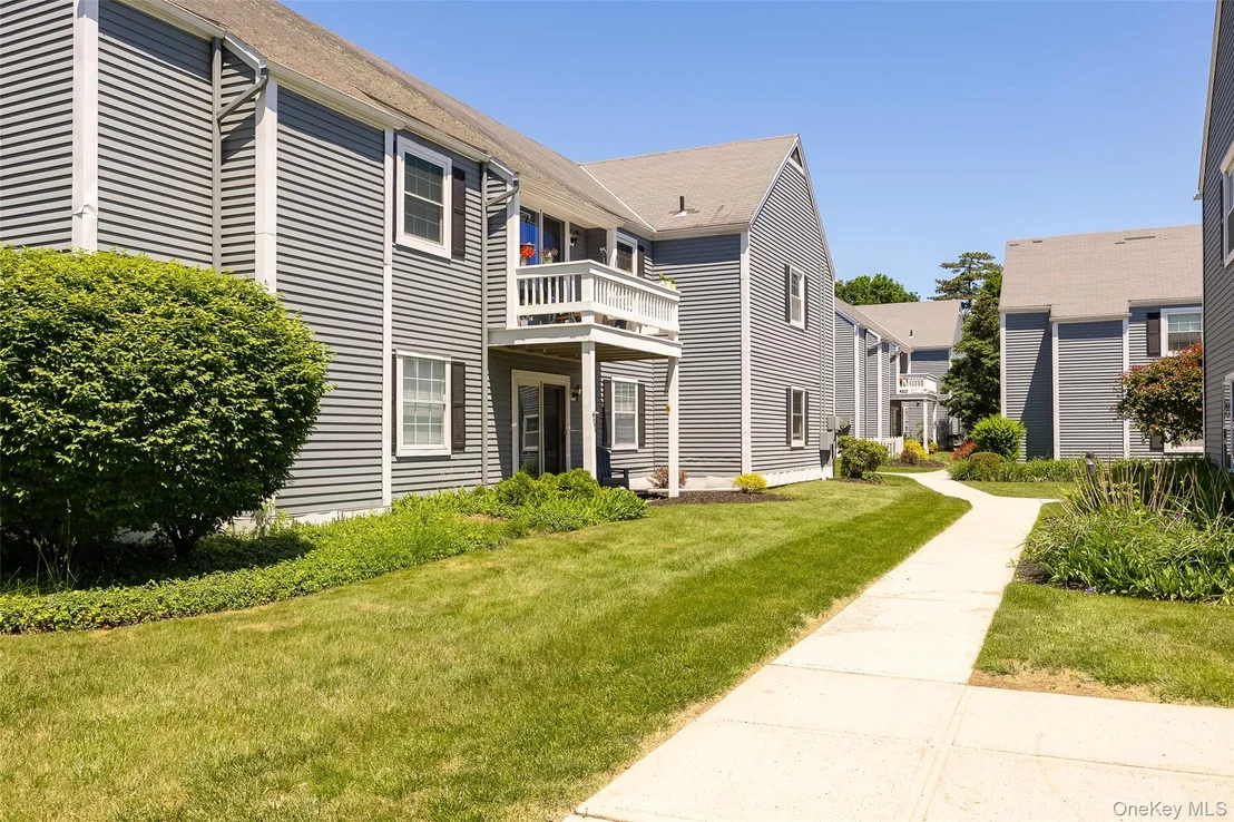 Photo of Unit G at 302 Commons Way