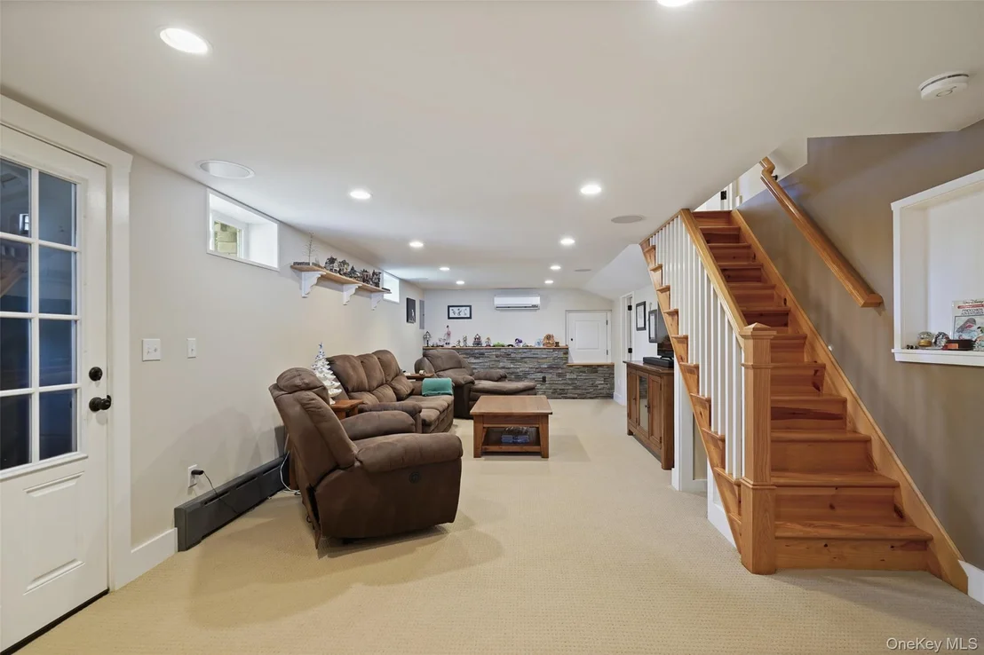 Photo of 36 Ernhofer Drive