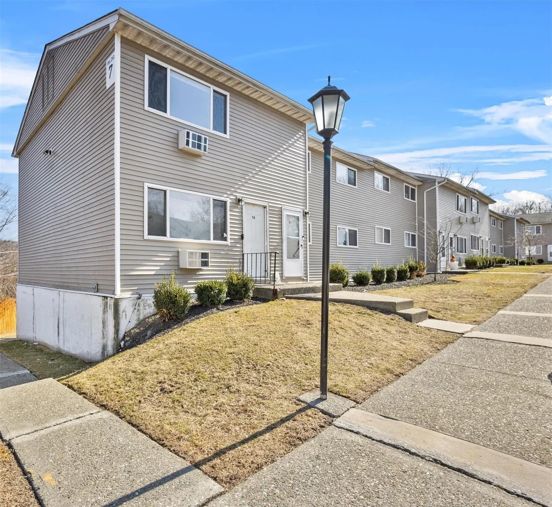 Photo of Unit B at 7 Fishkill Glen Drive