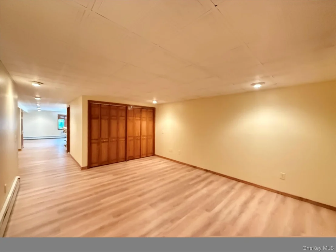 Photo of 58 Hoose Boulevard
