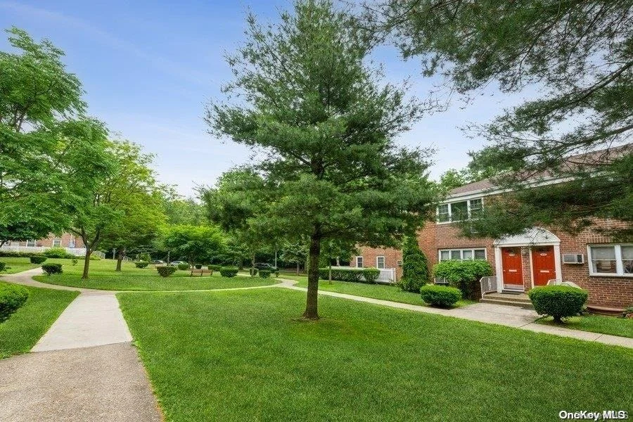 Photo of Unit LOWER at 78-27A Cloverdale Boulevard