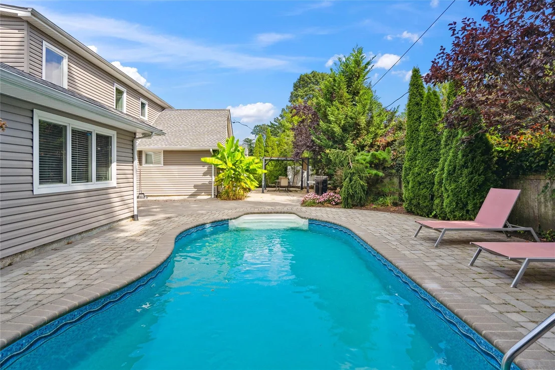 Photo of 2126 Cayuga Drive