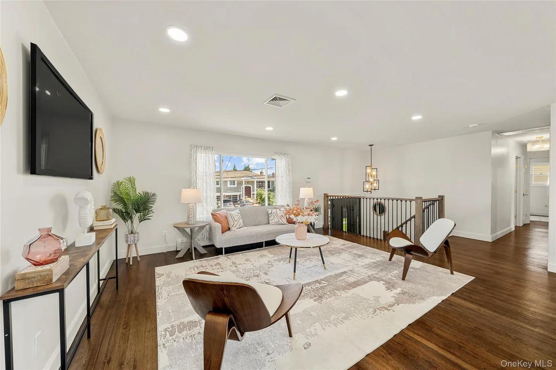 Photo of 3260 Shore Road