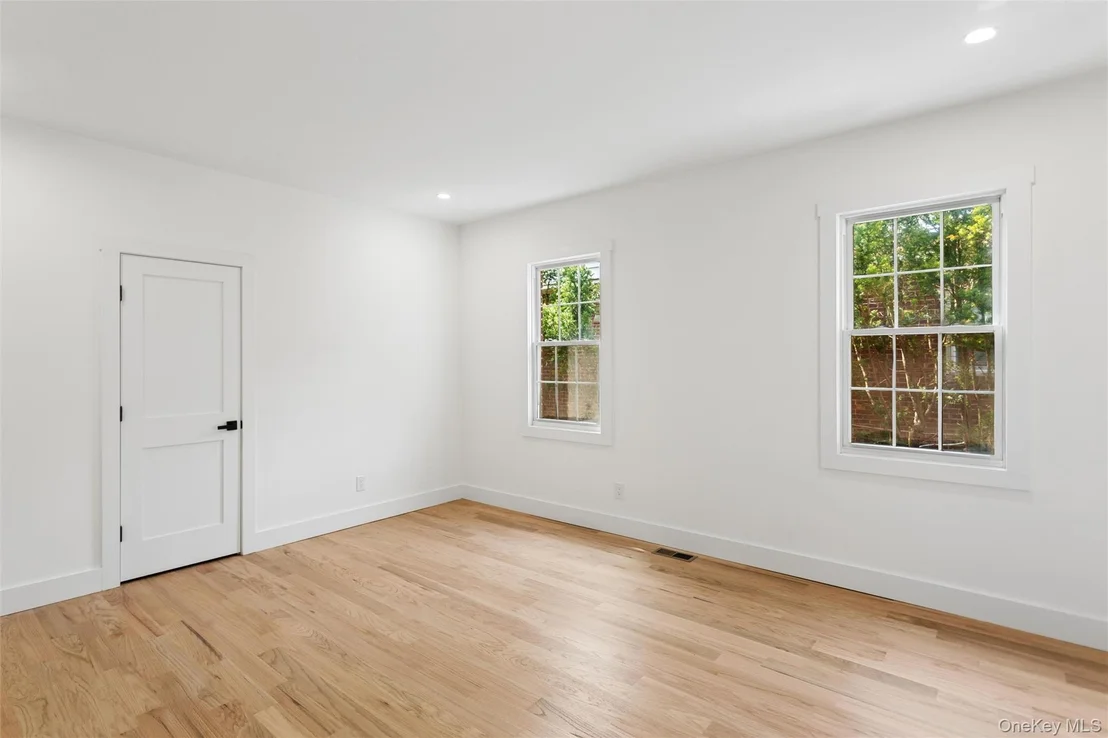 Photo of 449 W Beech Street