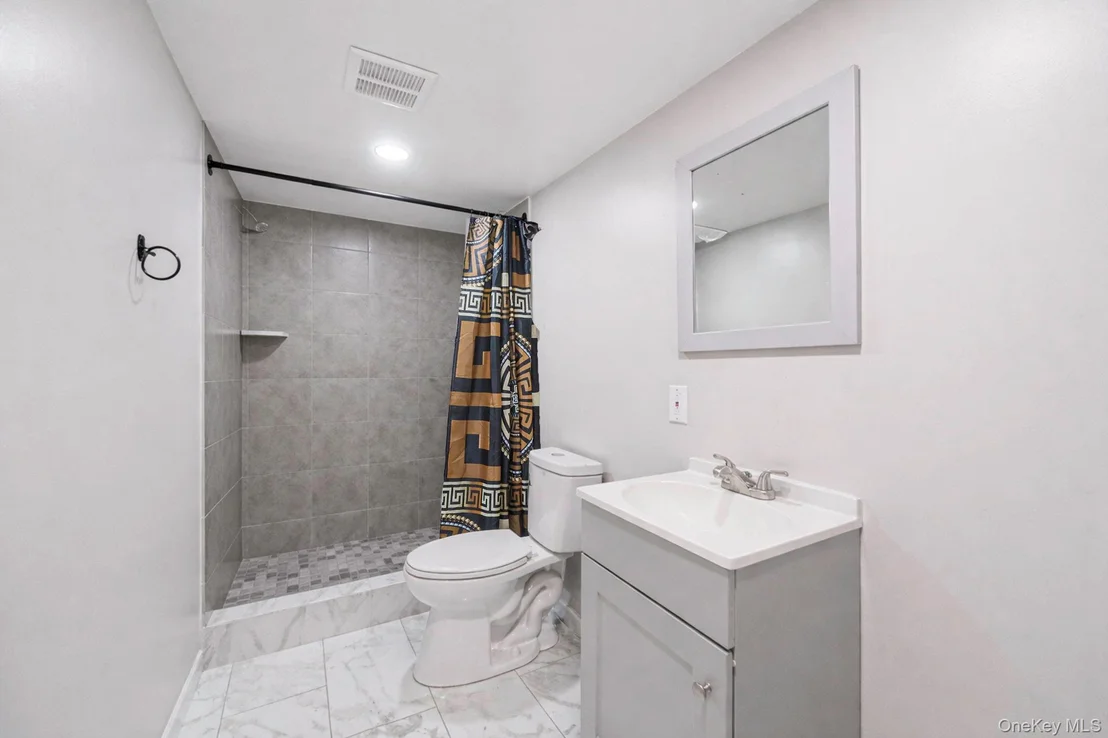 Photo of 231 W Woodside Avenue