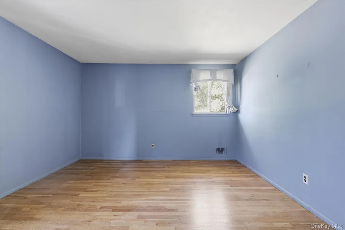 Photo of 94 Babylon Avenue
