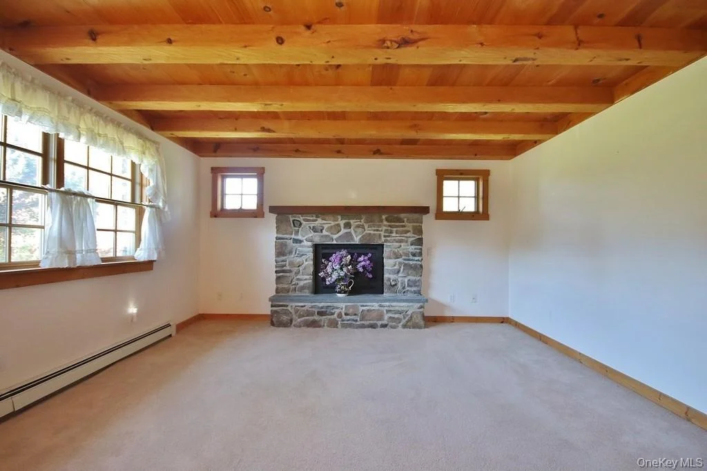Photo of 138 Round Hill Road