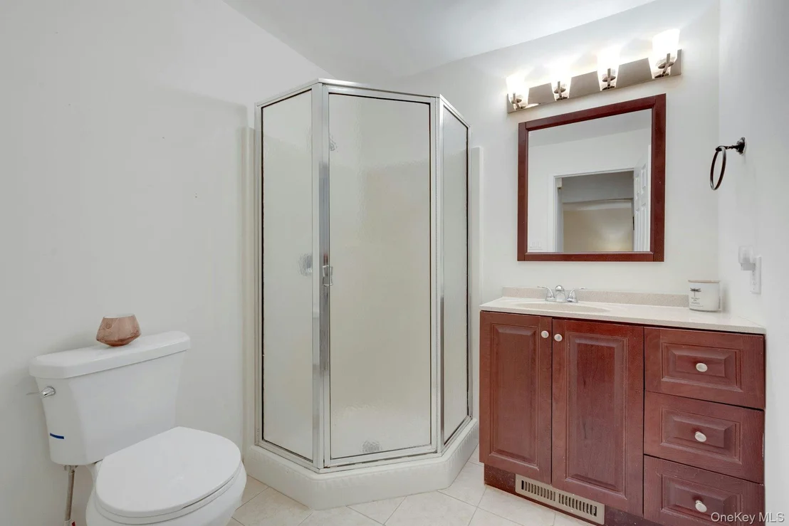 Photo of Unit 3 at 10 Nicole Circle