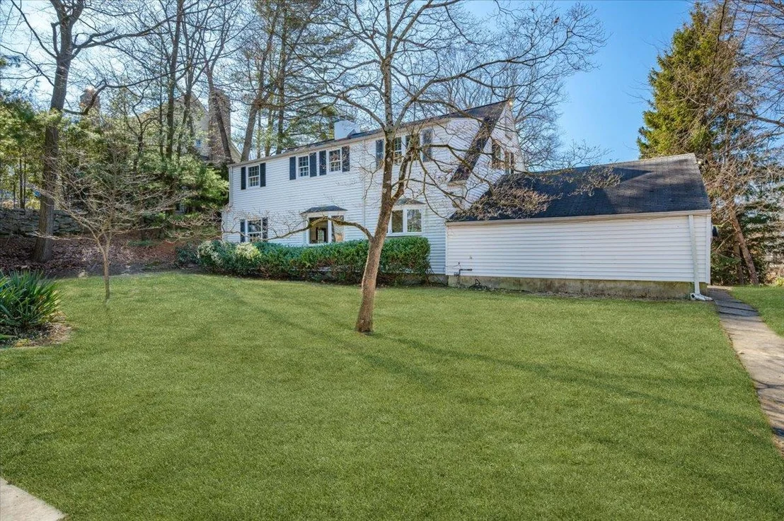 Photo of 1 Mead Pond Lane