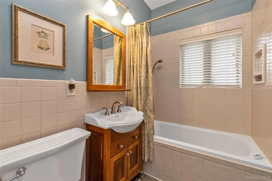 Photo of 40 Harding Avenue