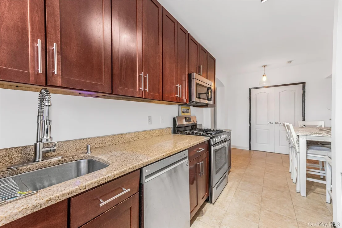 Photo of Unit 6C at 808 Bronx River Road