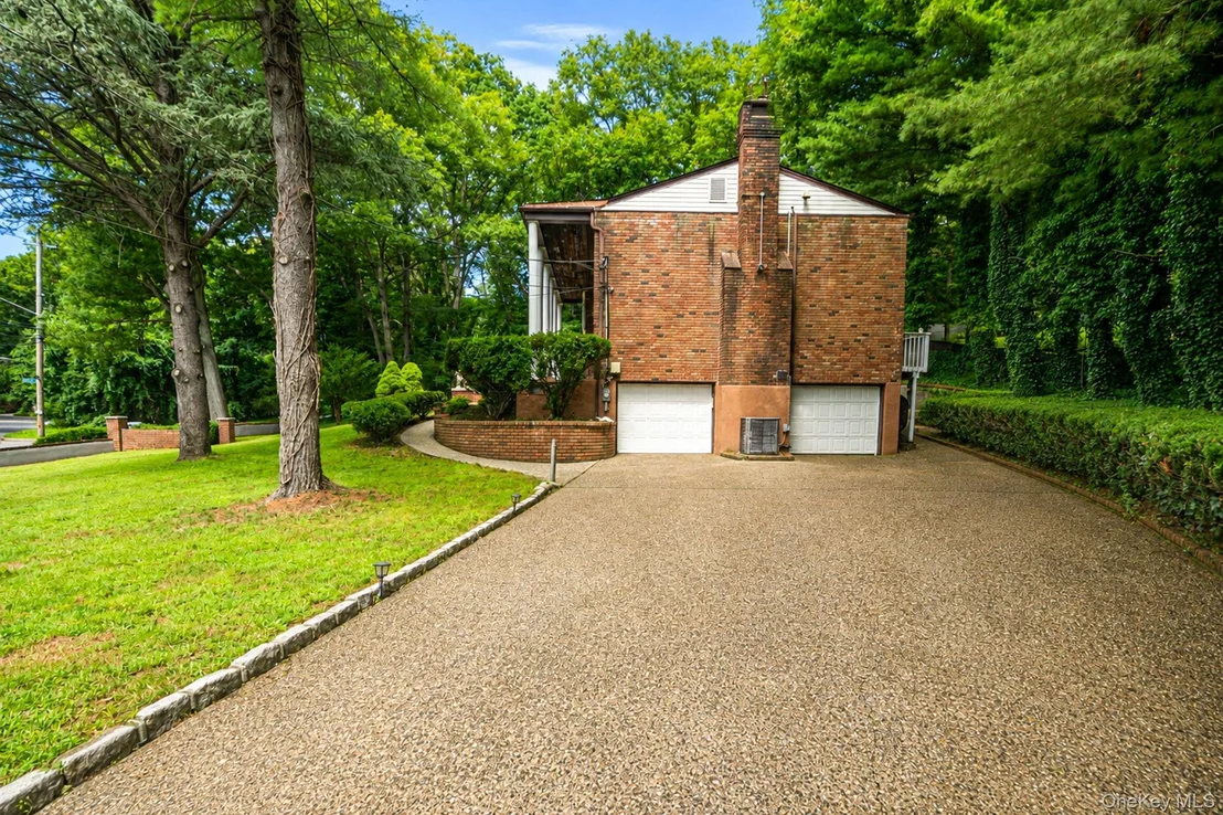 Photo of 23 Colonial Drive
